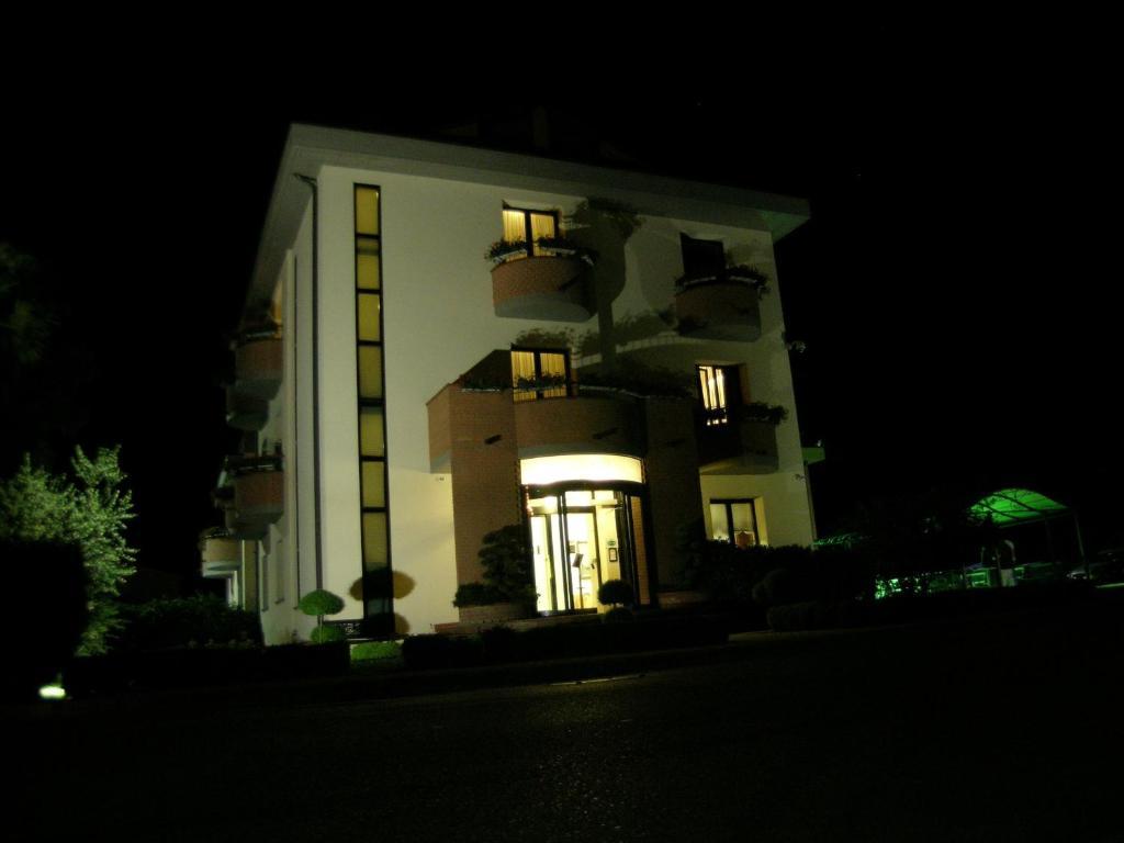 Hotel Da Vito Campagna Lupia Exterior foto