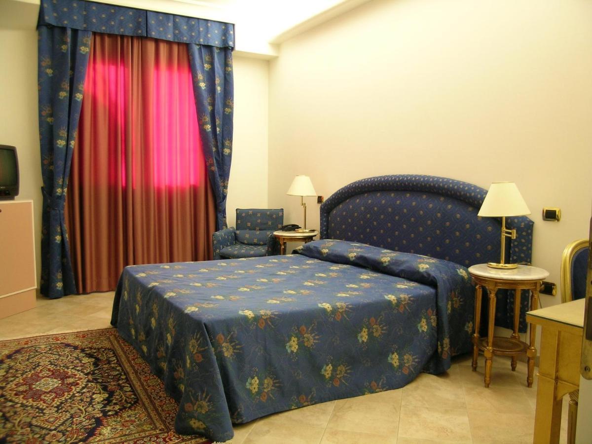 Hotel Da Vito Campagna Lupia Exterior foto